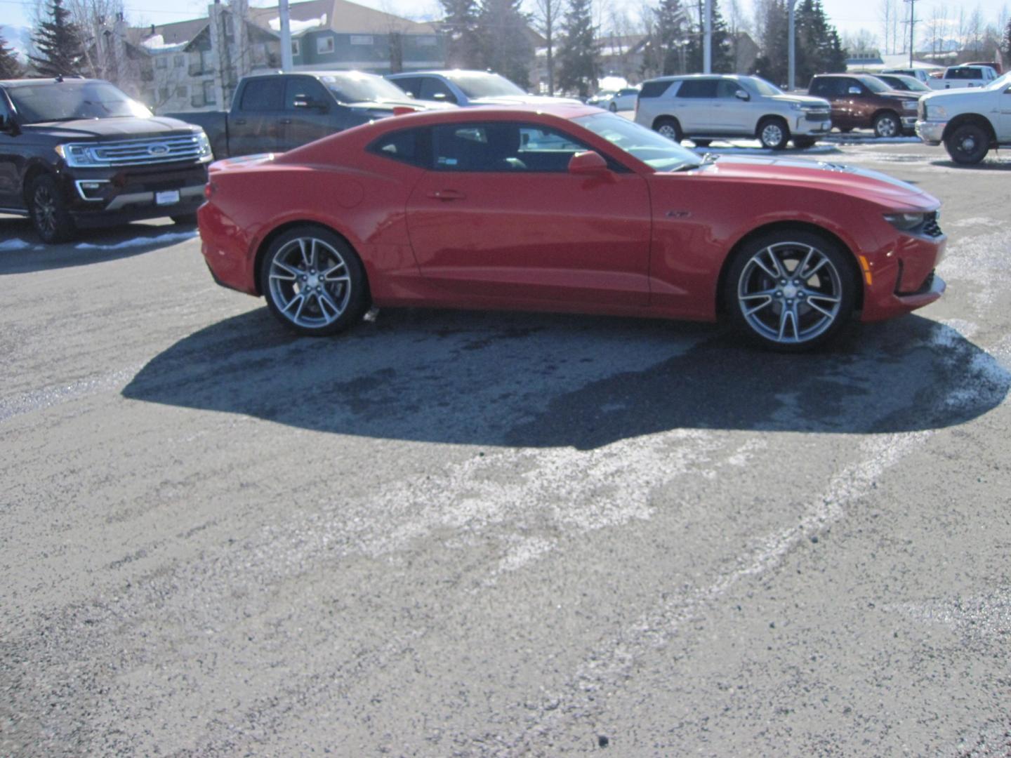 2020 red /black Chevrolet Camaro LT (1G1FE1R74L0) with an 6.2L V8 OHV 16V engine, 6-Speed Automatic transmission, located at 9530 Old Seward Highway, Anchorage, AK, 99515, (907) 349-3343, 61.134140, -149.865570 - Low miles on this 2020 Chevrolet Camaro Coupe LT1 - Photo#2